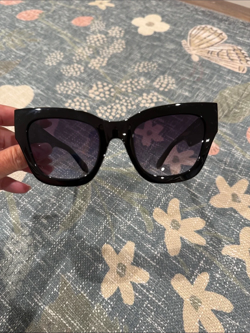 Quay By The Way Sunglasses with Box